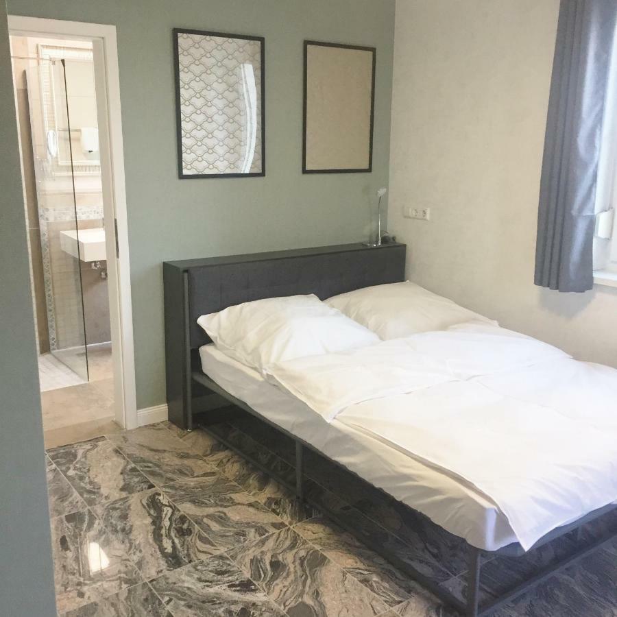 Neues Zimmerapartment Mit Bad Neckarwestheim Eksteriør bilde