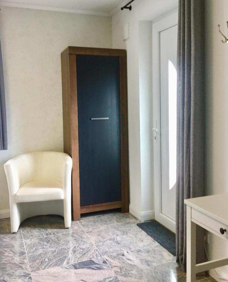 Neues Zimmerapartment Mit Bad Neckarwestheim Eksteriør bilde